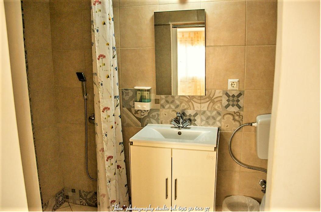 Happy Travellers Apartment เทสซาโลนิกิ ภายนอก รูปภาพ